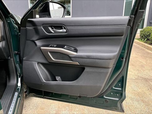 Used 2024 Nissan Pathfinder Platinum w/ Cargo Package image 20