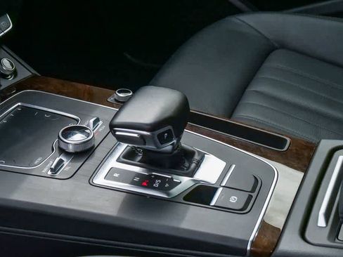 Used 2018 Audi Q5 Premium image 18