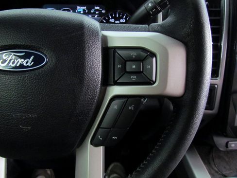 Used 2020 Ford F250 Lariat image 29