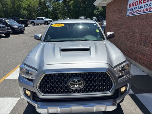 Used 2019 Toyota Tacoma TRD Sport AWD/4WD image 7