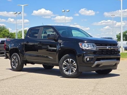 Used 2022 Chevrolet Colorado Z71 w/ Safety Package AWD/4WD image 2