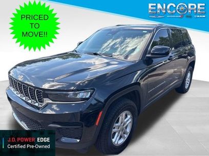 Used 2023 Jeep Grand Cherokee Laredo