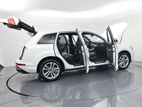 Used 2025 Audi Q7 3.0T Premium Plus AWD/4WD image 75