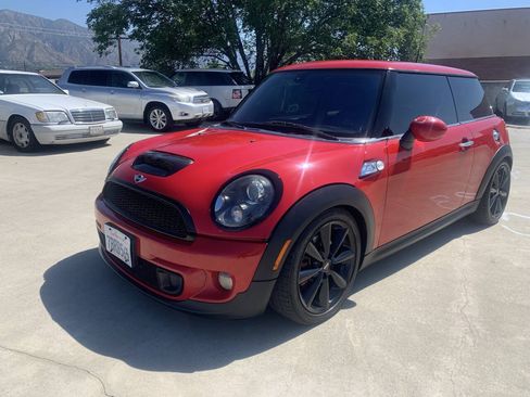 Used 2011 MINI Cooper S FWD image 2