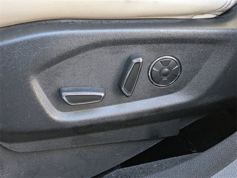 Used 2017 Ford Explorer Platinum image 23