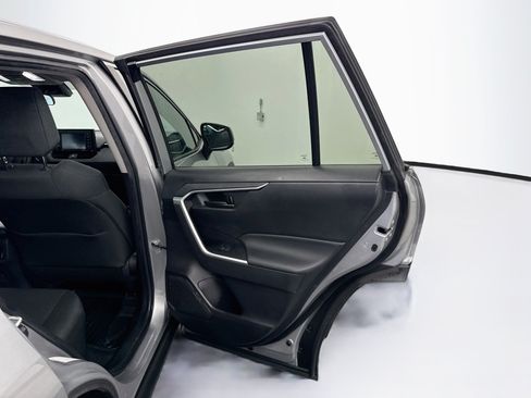 Used 2022 Toyota RAV4 LE FWD image 28