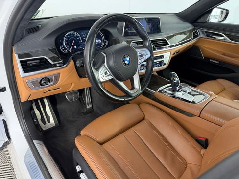 Used 2018 BMW 750i xDrive AWD/4WD image 4