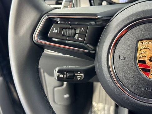 Certified 2026 Porsche Macan AWD/4WD image 28