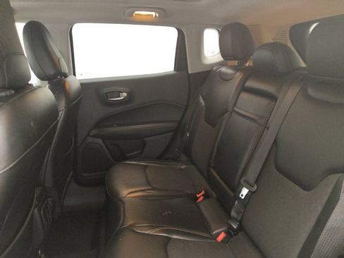 Used 2018 Jeep Compass Latitude w/ Popular Equipment Group AWD/4WD image 18