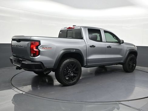 Used 2025 Chevrolet Colorado Trail Boss AWD/4WD image 5