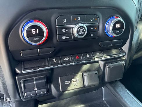Used 2022 GMC Sierra 1500 SLT w/ SLT Premium Package AWD/4WD image 25