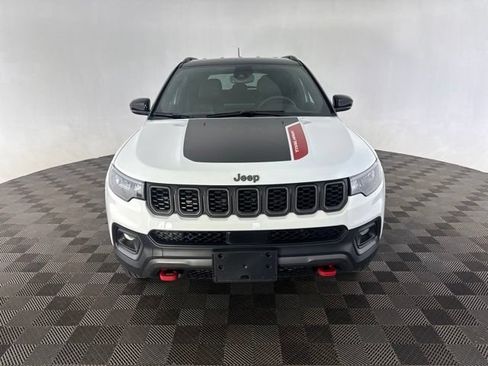 Used 2025 Jeep Compass Trailhawk AWD/4WD image 3