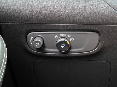 Used 2025 Buick Encore GX Preferred FWD image 35