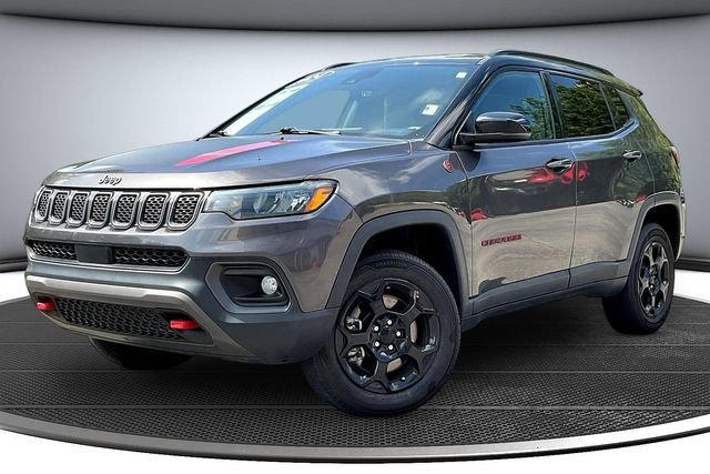 Used 2024 Jeep Compass Trailhawk AWD/4WD image 1