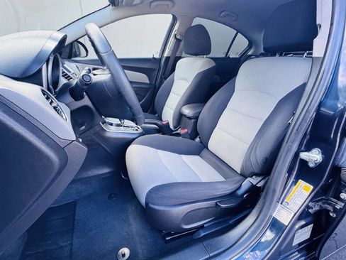 Used 2015 Chevrolet Cruze LS image 14