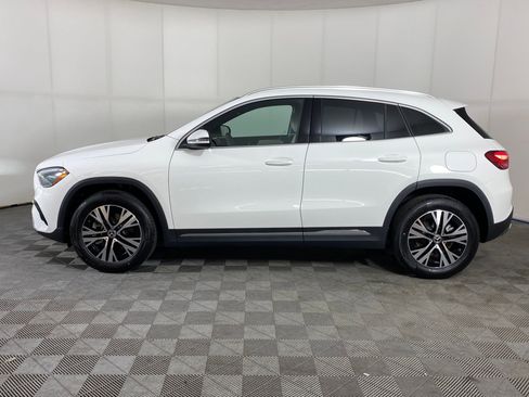 New 2025 Mercedes-Benz GLA 250 4MATIC image 2