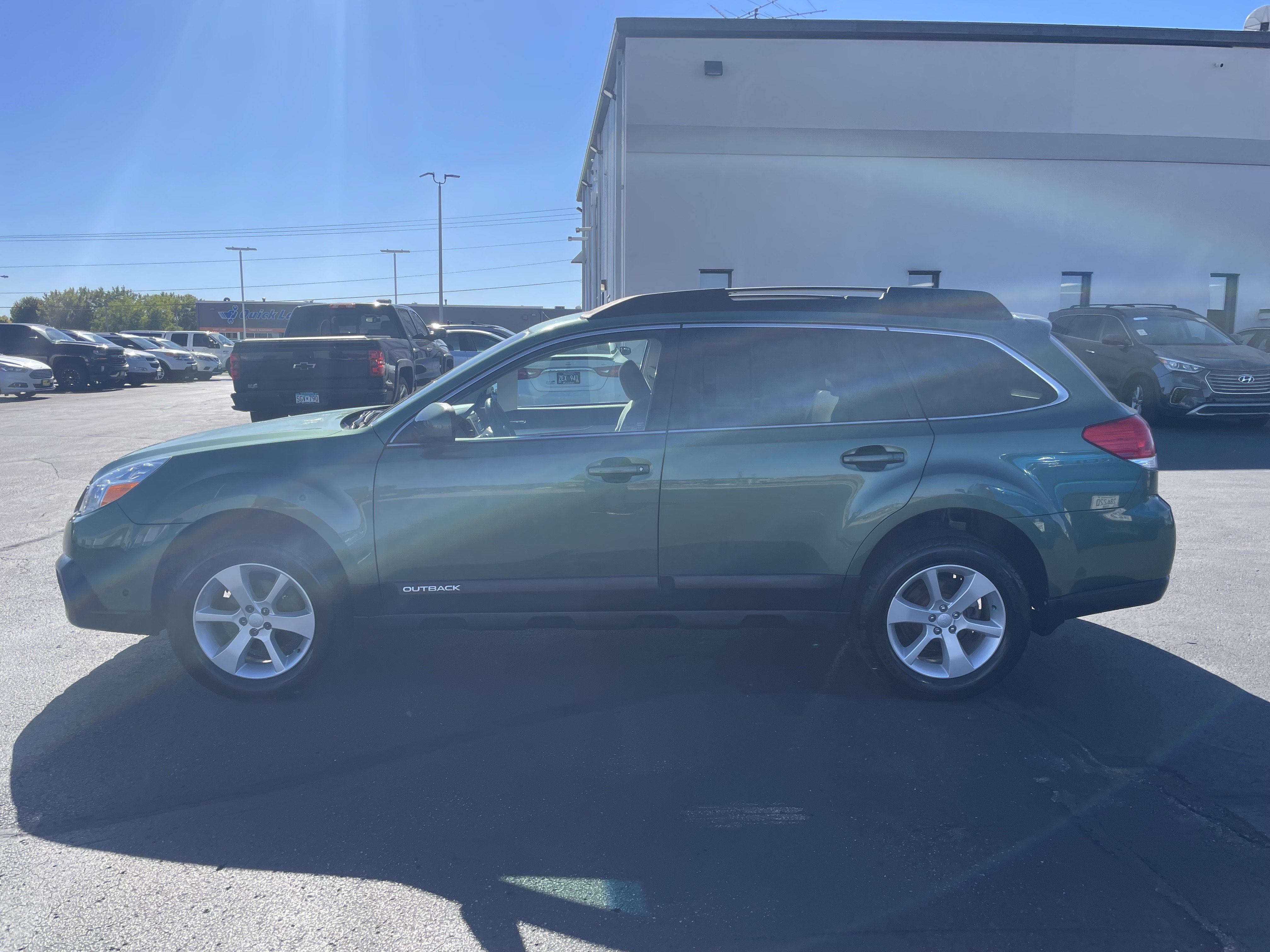 Used 2013 Subaru Outback 2.5i Premium w/ Popular Pkg 1A AWD/4WD image 5