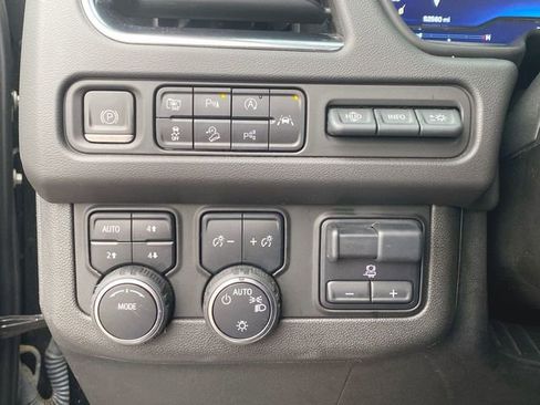 Used 2023 Chevrolet Tahoe Premier w/ Advanced Technology Package image 17