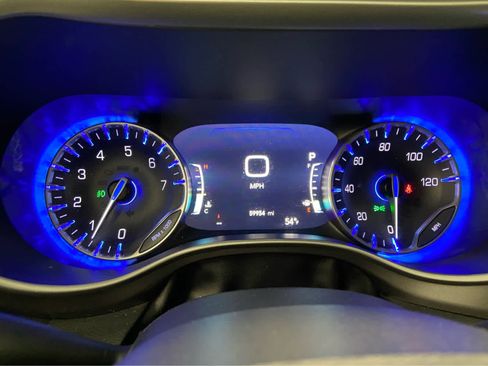 Used 2024 Chrysler Pacifica Touring-L image 24