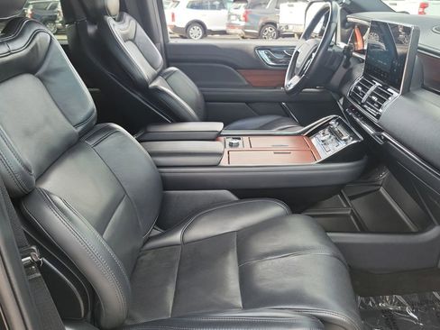 Used 2024 Lincoln Navigator Reserve image 23