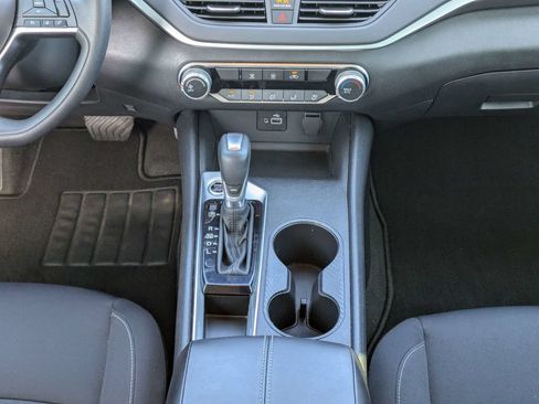 Used 2022 Nissan Altima 2.5 S FWD image 17