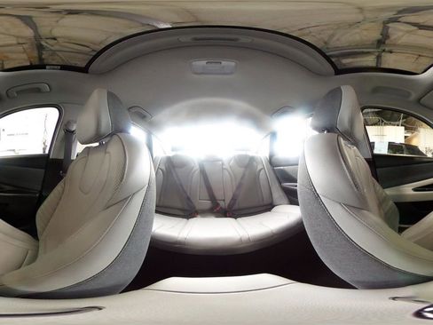 Used 2025 Hyundai Elantra Limited image 42