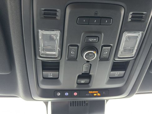 Used 2024 Chevrolet Tahoe Premier w/ Premium Package image 34