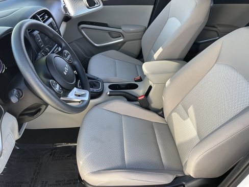 Certified 2025 Kia Soul LX FWD image 19