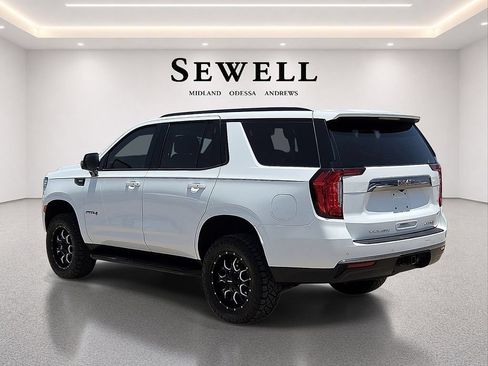 Used 2024 GMC Yukon AT4 w/ Technology Package AWD/4WD image 3
