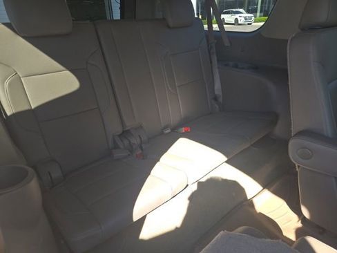 Used 2016 GMC Yukon XL SLT w/ Open Road Package AWD/4WD image 24