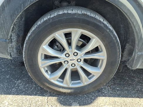 Used 2023 Ford Explorer XLT w/ Equipment Group 202A image 26