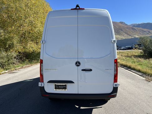 New 2025 Mercedes-Benz Sprinter 2500 image 11