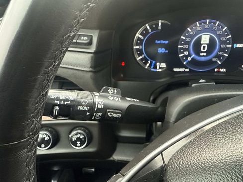 Used 2017 Cadillac Escalade Luxury image 33