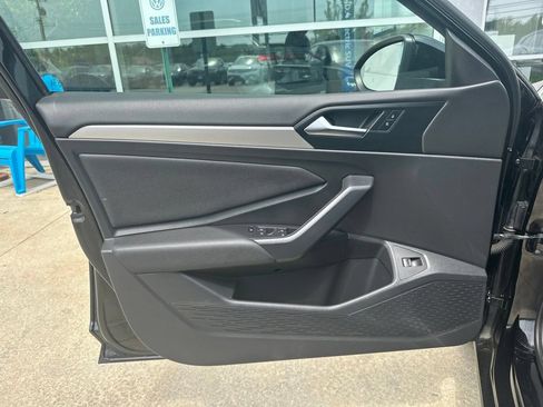 Used 2019 Volkswagen Jetta SE FWD image 13