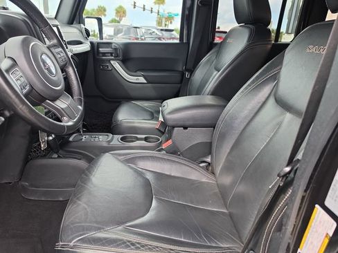 Used 2016 Jeep Wrangler Unlimited Sahara w/ Connectivity Group AWD/4WD image 14