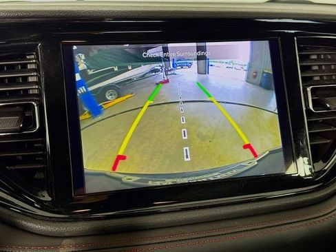 Used 2025 Dodge Durango GT AWD/4WD image 16