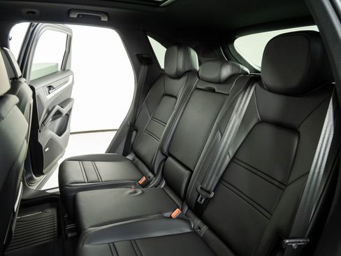 New 2026 Porsche Cayenne AWD/4WD image 22