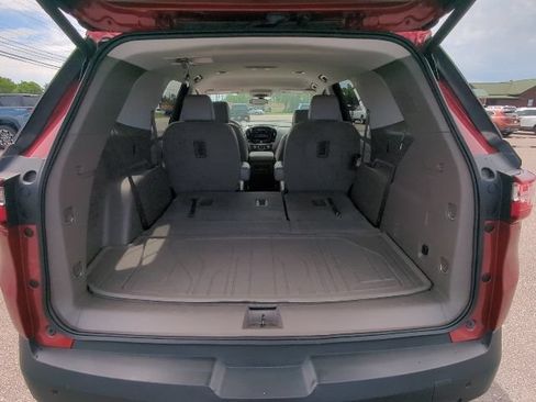 Used 2019 Chevrolet Traverse LT w/ LPO, Floor Liner Package FWD image 38