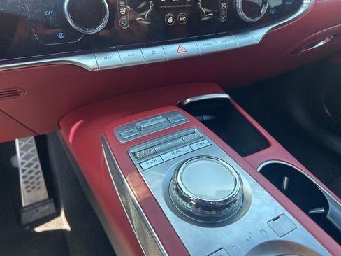 Used 2022 Genesis GV70 2.5T w/ Sport Prestige Package image 3