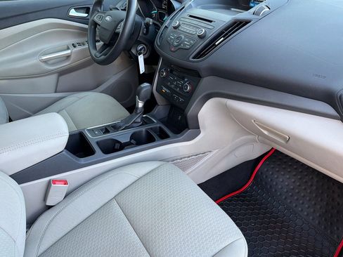 Used 2017 Ford Escape SE image 15