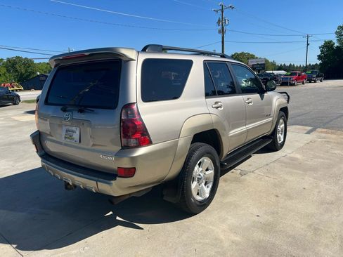 Used 2004 Toyota 4Runner SR5 AWD/4WD image 8