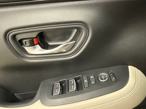Certified 2024 Honda HR-V EX-L image 32
