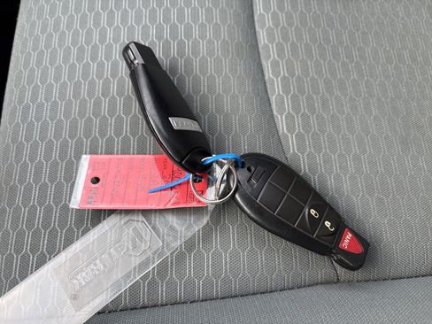 Used 2019 RAM 1500 Express image 35