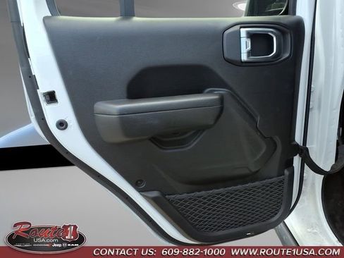 Used 2024 Jeep Wrangler Unlimited AWD/4WD image 25