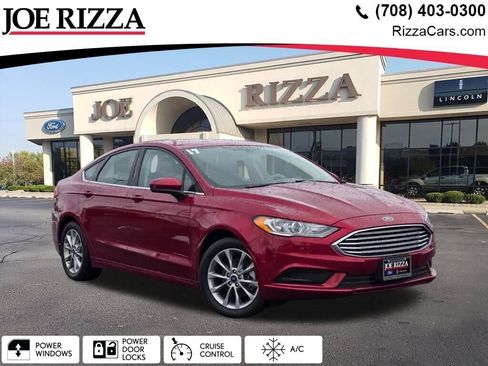 Used 2017 Ford Fusion SE w/ Fusion SE Technology Package image 1