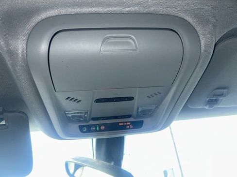 Used 2020 Chevrolet Blazer LT image 30