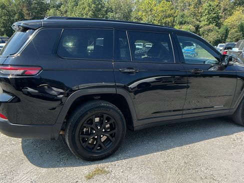 Used 2024 Jeep Grand Cherokee L Laredo image 8