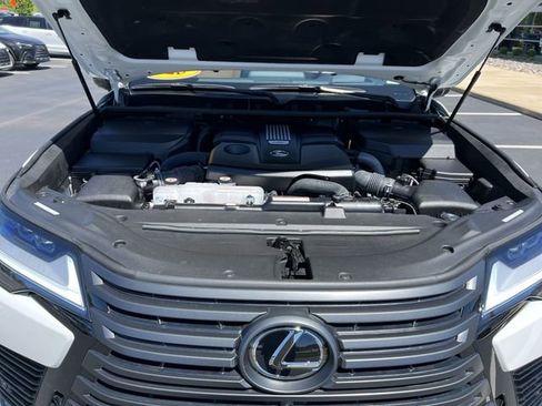 Used 2025 Lexus LX 600 4WD w/ Appearance Package image 25