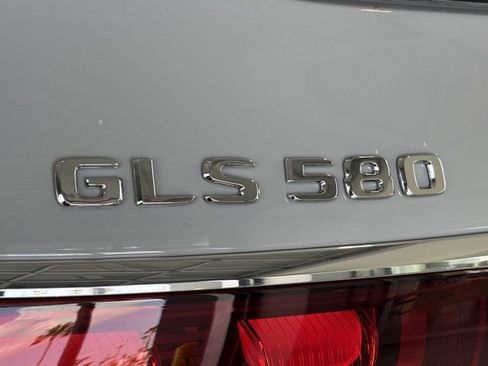 New 2025 Mercedes-Benz GLS 580 4MATIC image 5
