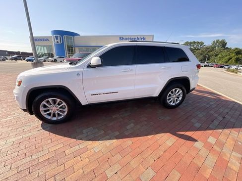 Used 2021 Jeep Grand Cherokee Laredo AWD/4WD image 29